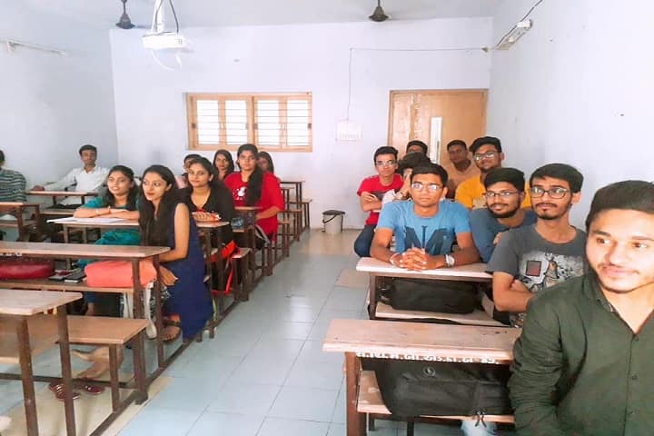 ML Parmar College of Computer Science and IT, Surat campus photo 2