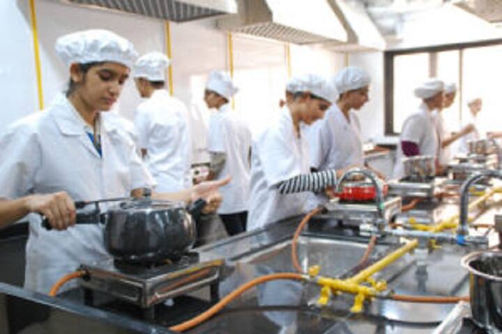 Sheth PT Mahila College of Arts and Home Science, Surat campus photo 4