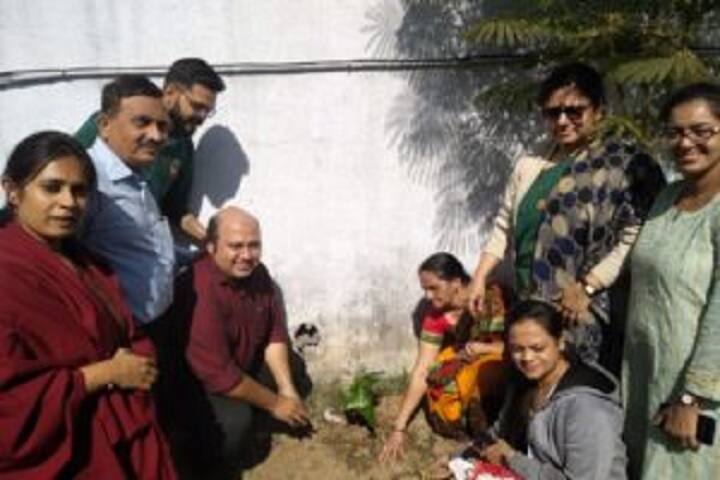 Sheth PT Mahila College of Arts and Home Science, Surat campus photo 6