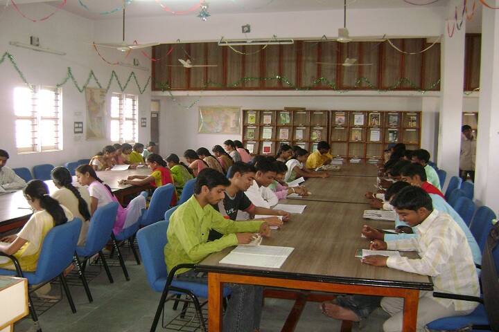 Shri KR Desai Arts and Commerce College, Dahod campus photo 6