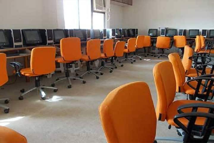 Smt RD Gardi College, Rajkot campus photo 3