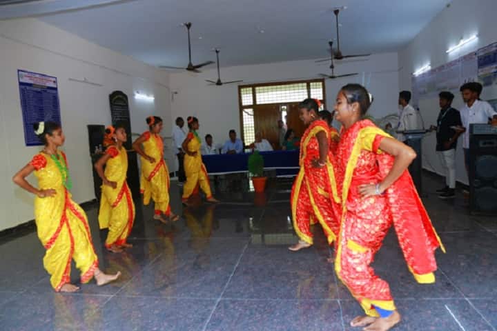 Government Degree College, Eturnagaram, Warangal campus photo 3