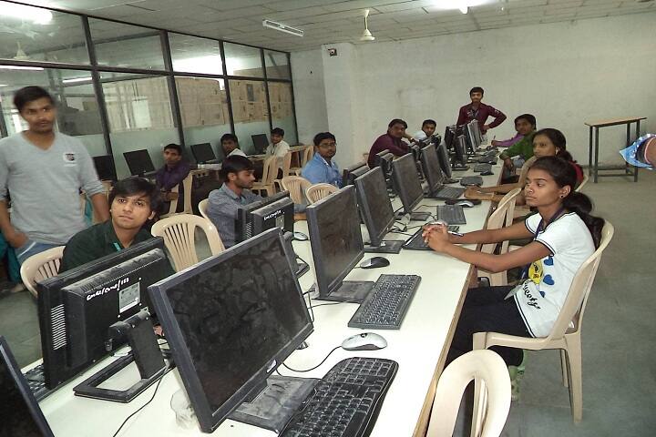Grow More Institute of M Sc CA and IT, Himatnagar campus photo 6