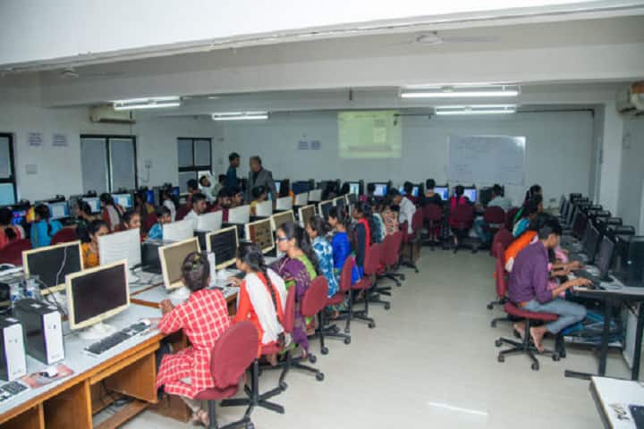 RH Patel English Medium B Ed College, Gandhinagar campus photo 4