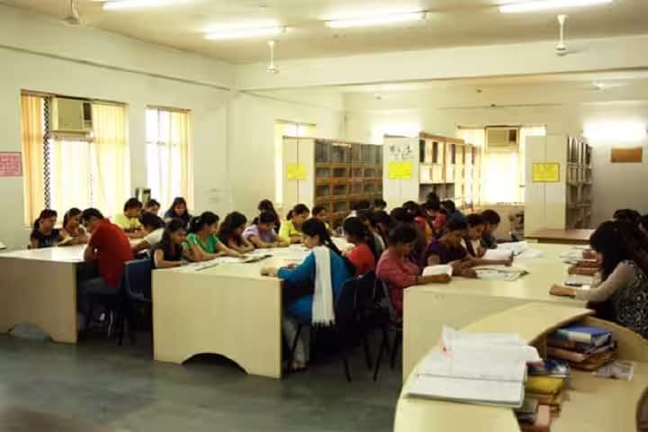 Kasturi Ram College of Higher Education, Delhi campus photo 6