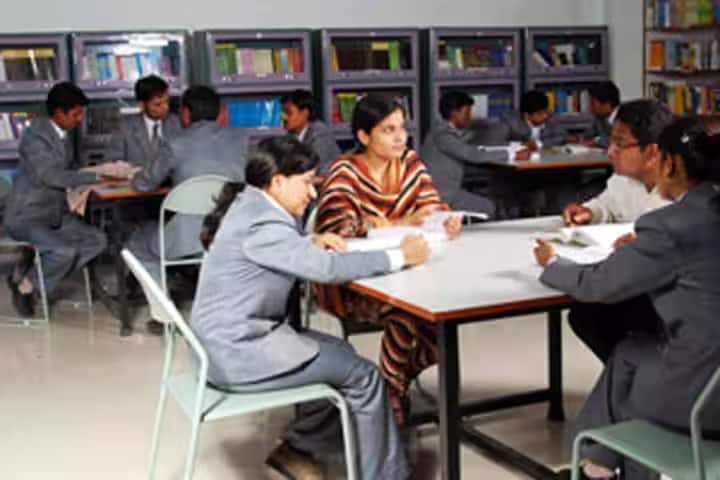 Kanpur Institute of Management Studies, Kanpur campus photo 4