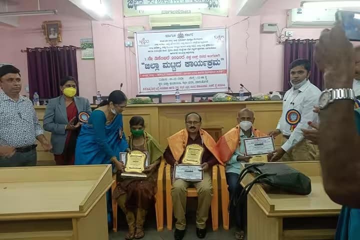 Government First Grade College, Rabakavi Banahatti campus photo 4