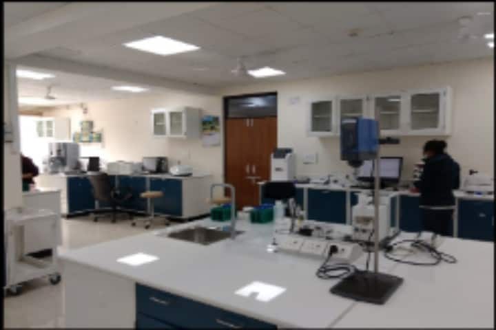 Institute of Nuclear Medicine and Allied Sciences, New Delhi campus photo 2