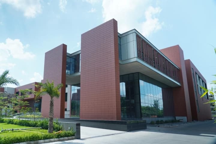 Sparsh Global Business School, Greater Noida campus photo 3
