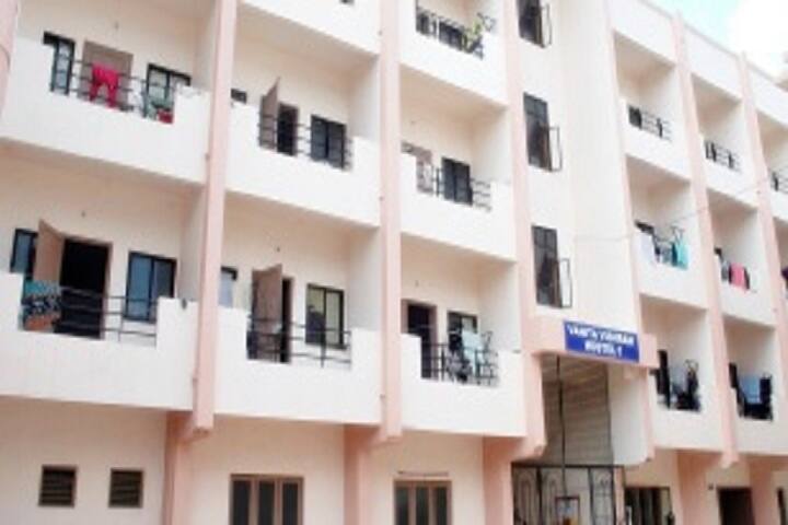 Vanita Vishram Womens College of Commerce, Surat campus photo 6