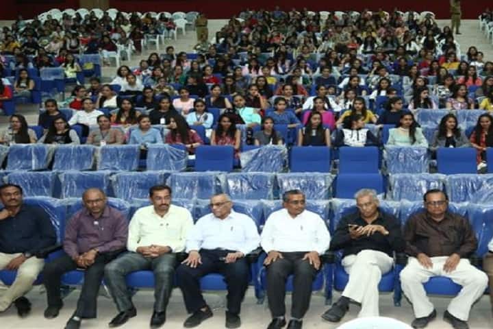 Shree JB Dharukawala Mahila Arts College, Surat campus photo 6
