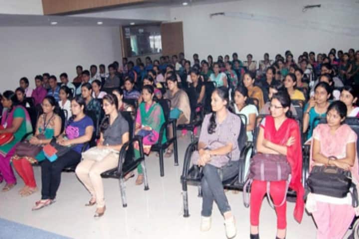 Loknete Vyankatrao Hiray Arts, Science and Commerce College, Nashik campus photo 2