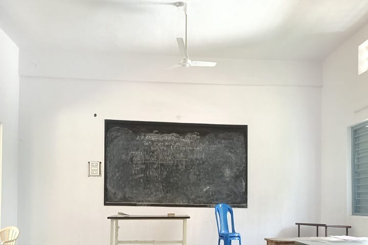 VV Giri Government Kalasala, Dumpagadapa campus photo 6