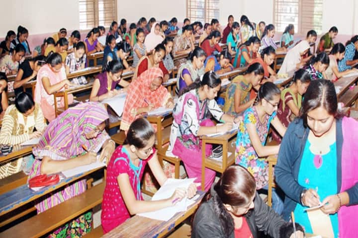 Shri Sadgurudev Shri Ranchhoddasji Bapu Mahila Home Science College and Lt Meenaben Jayantilal Kundaliya English Medium Mahila Commerce and BBA College, Rajkot campus photo 3