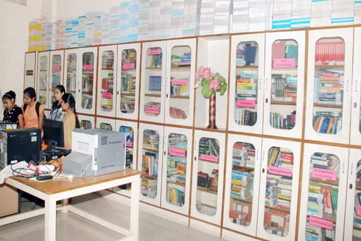 Shri Sadgurudev Shri Ranchhoddasji Bapu Mahila Home Science College and Lt Meenaben Jayantilal Kundaliya English Medium Mahila Commerce and BBA College, Rajkot campus photo 6