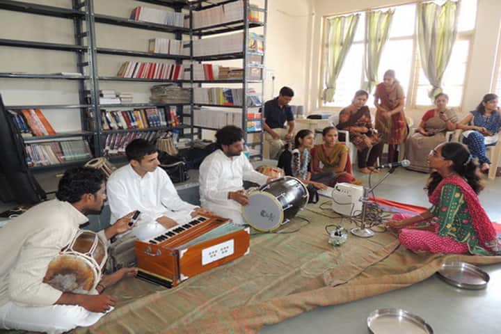 Smt RR Patel Mahila Arts and Commerce College, Rajkot campus photo 3