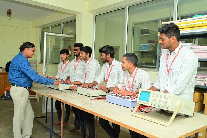YRL College of Arts and Science and Technology, Pithapuram campus photo 3