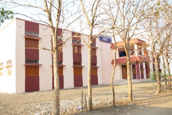 Shikshan Maharshi Dnyandeo Mohekar Mahavidyalaya, Kalamb campus photo 2