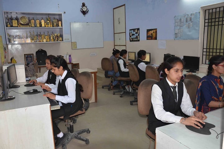 DAV College for Girls, Yamunanagar campus photo 6
