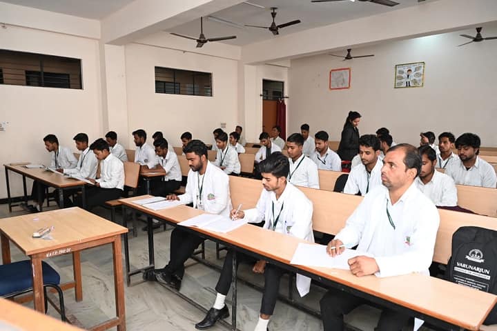 Varun Arjun Medical College, Shahjahanpur campus photo 2