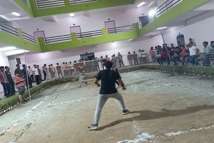 Varun Arjun Medical College, Shahjahanpur campus photo 4