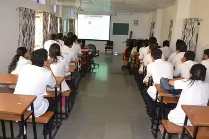Manubhai Patel Dental College, Vadodara campus photo 4