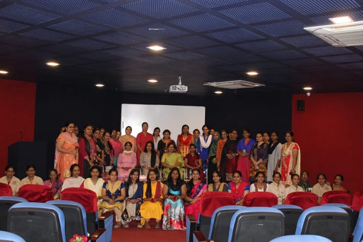 Saket College of Arts Science and Commerce, Mumbai campus photo 2