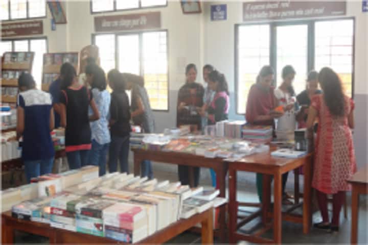 Narayan Zantye College of Commerce, Bicholim campus photo 3