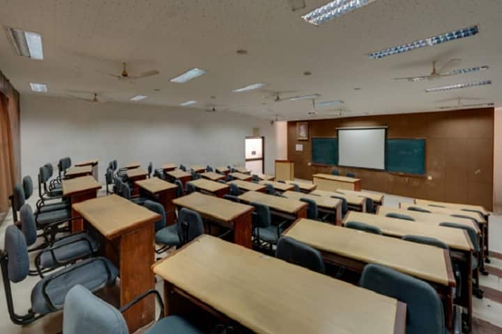 Shri Jairambhai Patel Institute of Business Management and Computer Applications, Gandhinagar campus photo 4
