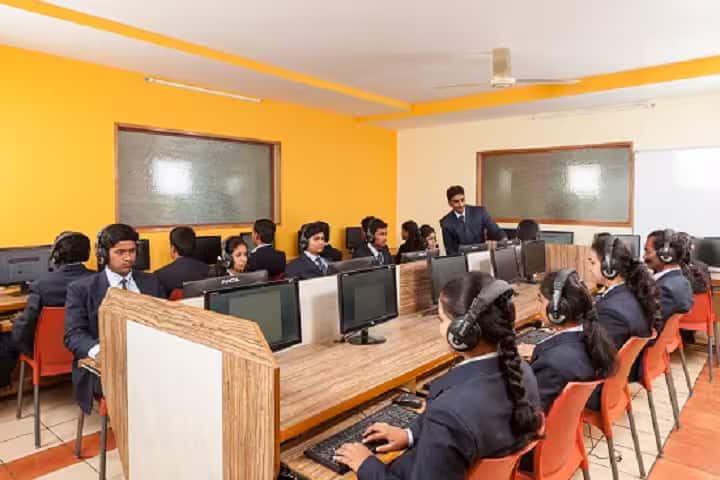 Gopal Krishna Gokhale College, Kolhapur campus photo 5