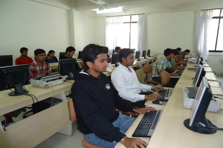 Smt Kashibai Navale College of Commerce, Pune campus photo 4