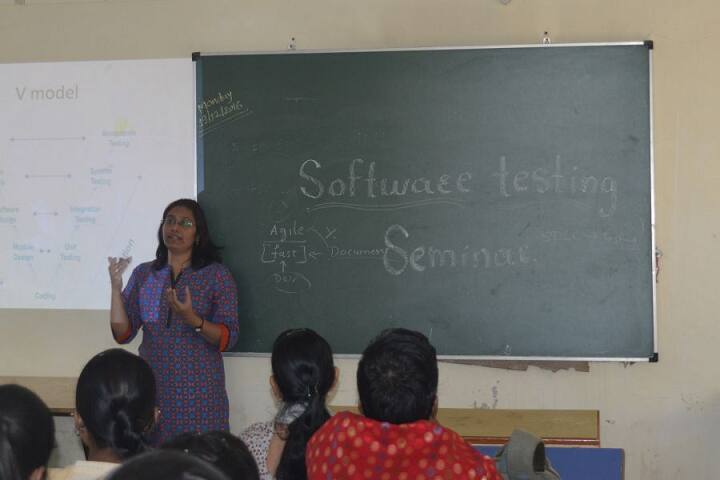 Swaraj College of Commerce and Computer Studies, Pune campus photo 6