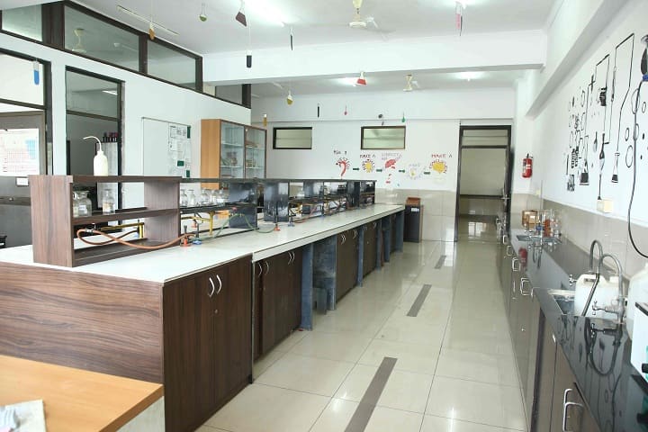 KLE Society of Science and Commerce College, Kalamboli campus photo 2