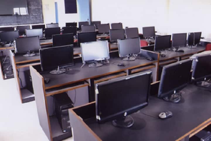 Yashoda Girls Arts And Commerce College, Nagpur campus photo 3