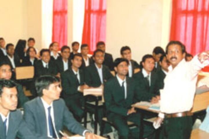 Indore Indira School of Career Studies, Indore campus photo 3