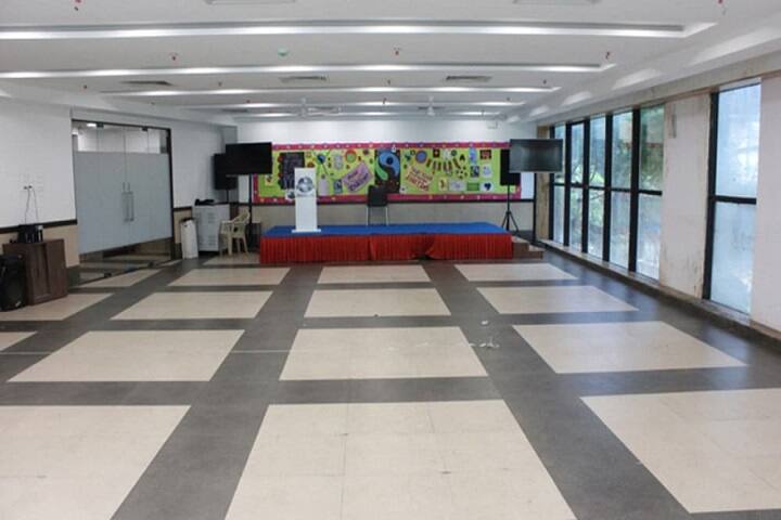 Universal MSG-SGKM College of Arts, Science and Commerce, Mumbai campus photo 2