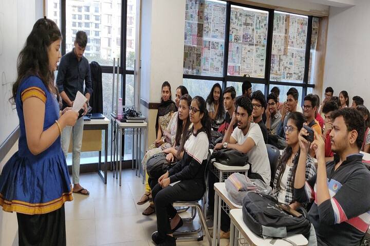Universal MSG-SGKM College of Arts, Science and Commerce, Mumbai campus photo 3