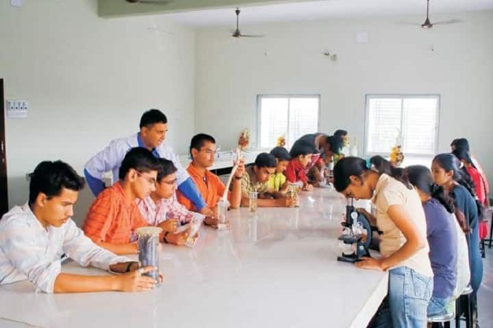 Smt Maherbanu College of Science and Commerce, Akola campus photo 4
