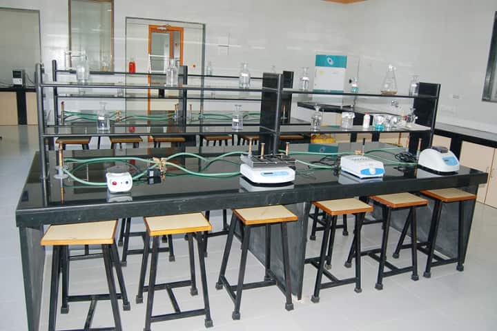 Walchand College of Arts and Science, Solapur campus photo 3