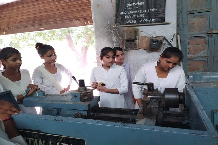 Government Girls Polytechnic, Arnia, Bulandshahr campus photo 4