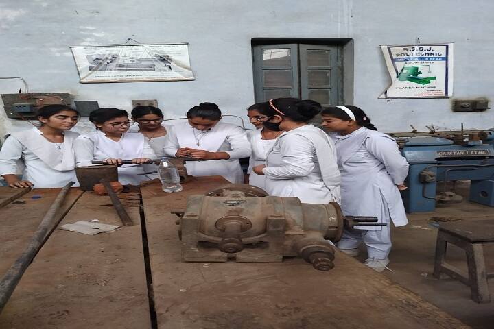 Government Girls Polytechnic, Arnia, Bulandshahr campus photo 5