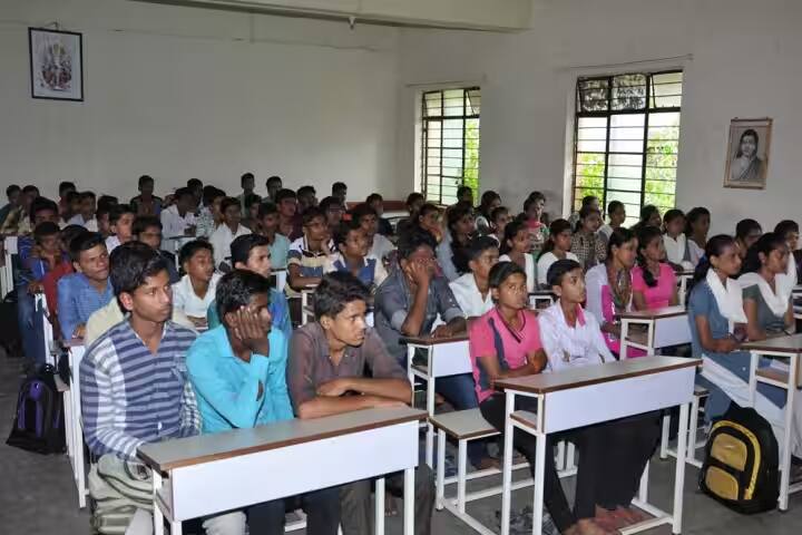 Satara Maratha Vidya Prasarak Samaj's Arts and Commerce College, Satara campus photo 3