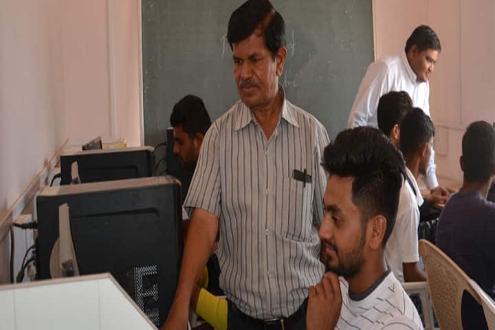 Sau Rajnitai Nanasaheb Deshmukh Arts Commerce and Science College, Bhadgaon campus photo 3
