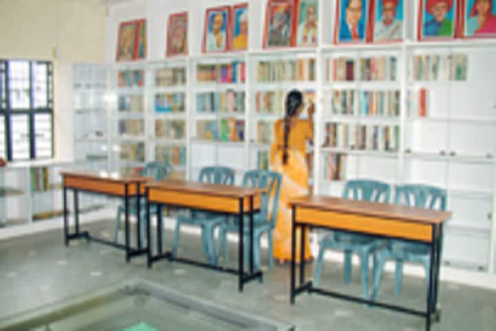Rani Laxmibai Mahila Mahavidyalaya, Sawargaon campus photo 4