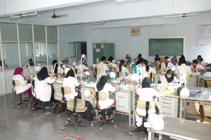 Al-Badar Rural Dental College and Hospital, Gulbarga campus photo 3