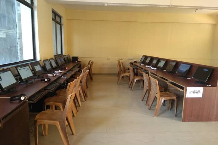 Sharadchandra Pawar Arts and Commerce College, Pune campus photo 4