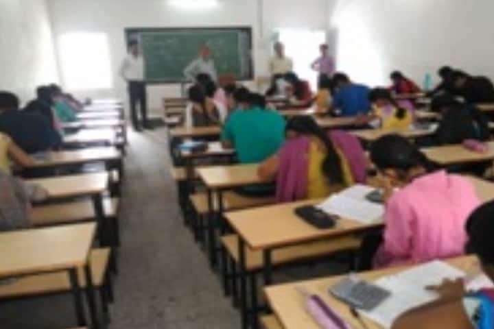 Govindram Seksaria College of Commerce, Wardha campus photo 2