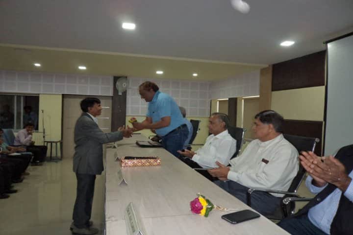 CU Shah Institute of Life Sciences, Surendranagar campus photo 4