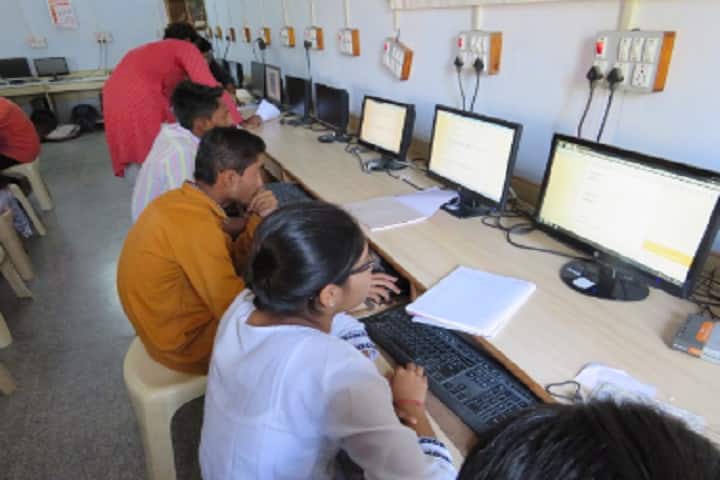 Shri MN Kampani Arts and AK Shah Commerce College, Mangrol campus photo 4