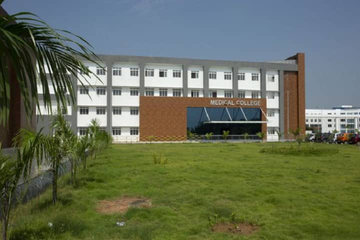 Panimalar Medical College Hospital and Research Institute, Chennai campus photo 3